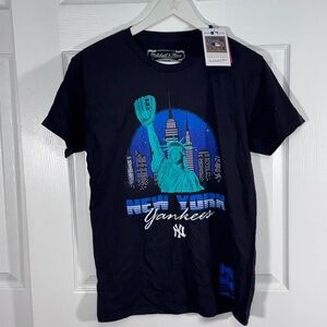 Mitchell & Ness Black and Blue Cityscape Tee